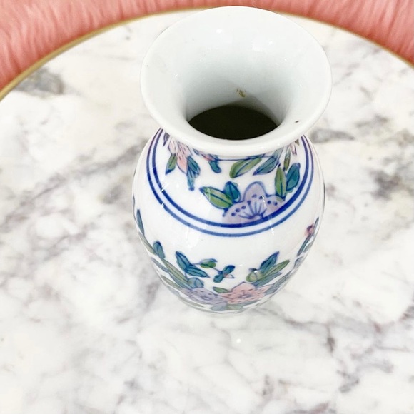 Mini Chinese Pink & Purple Floral Motif Vase - Picture 2 of 5